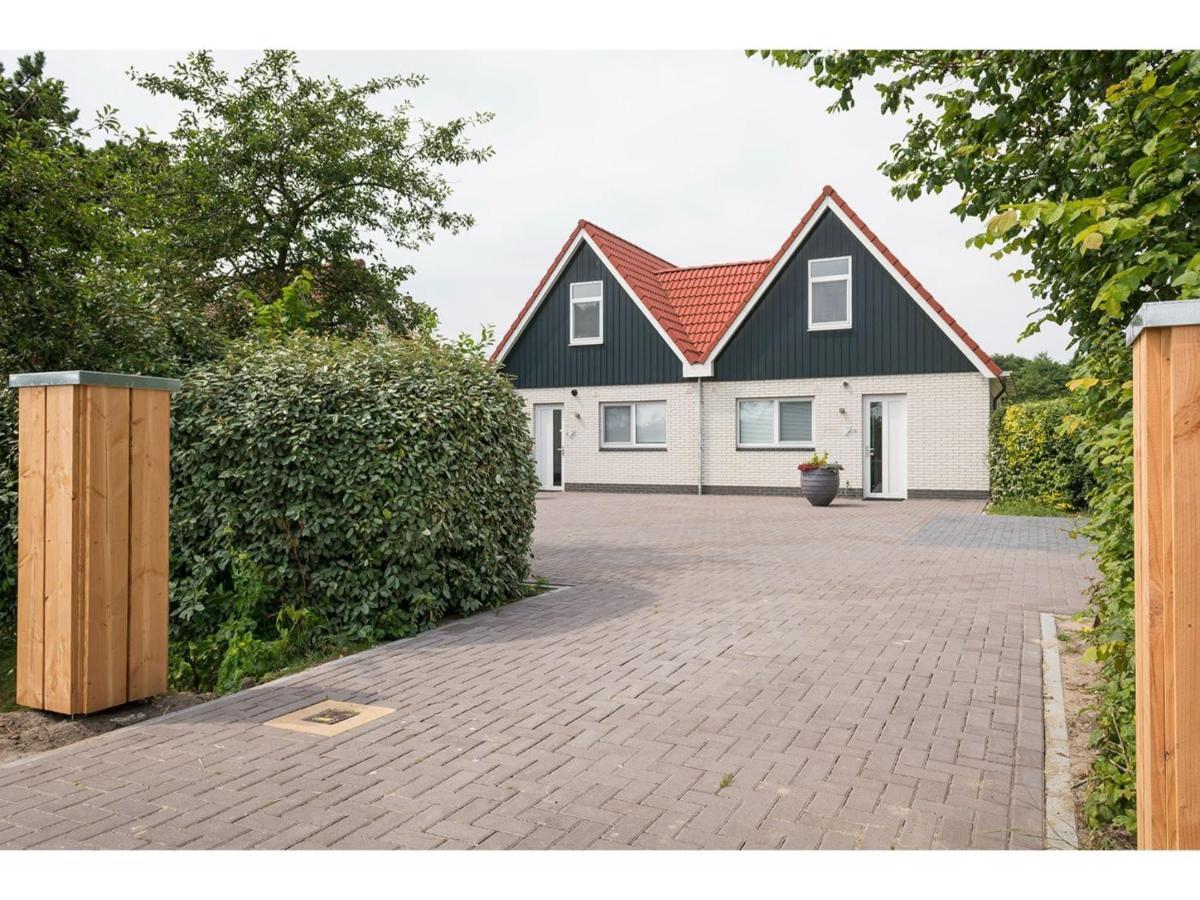 Modern Bungalow In De Cocksdorp With Terrace エクステリア 写真